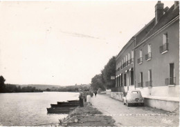 PENICHE       ARMEAU   BORDS DE L ' YONNE   HOTEL RESTAURANT  "MON AMI ' - Péniches