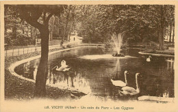 ALLIER VICHY UN COIN DU PARC LES CYGNES (scan Recto-verso) KEVREN0509 - Vichy