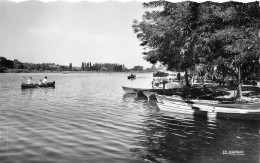 03 VICHY Barques Et Canotage Sur Le Lac D'Allier  N° 113 \KEVREN0774 - Vichy