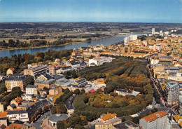 03 VICHY Vue Aérienne Panorama Sur Le Lac D' Allier Et La Ville N° 105 \KEVREN0774 - Vichy