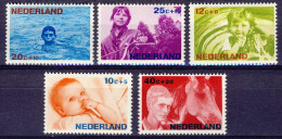 1966-Olanda (MNH=**) S.5v."Pro Infanzia" - Nuevos