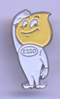 {67252} Pin's " ESSO " - Fuels