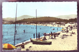 83 - LE LAVANDOU - PLAGE DE LA FAVIERE - ANIMÉE -  - Le Lavandou