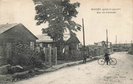 Roisel * Après La Guerre * La Rue De Péronne * Ww1 * Bombardement Villageois - Roisel