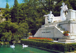 1 AK Italien / Italy * Monument Für Den Komponisten Gaetano Donizetti In Bergamo * - Bergamo
