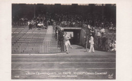 PARIS J.O.  1924 ARRIVEE DU  10000m CROSS COUNTRY NURMI VAINQUEUR  JEUX OLYMPIQUES 1924 - Olympische Spiele