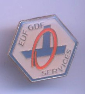 {67100} Pin's " EDF GDF Services " - EDF GDF