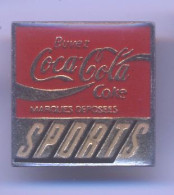 {67244} Pin's " Buvez Coca Cola Cokes , Marques Déposées , Sports " - Coca-Cola