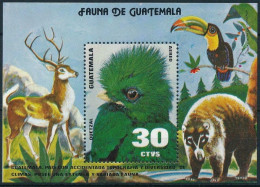 Guatemala 1979 MiNr. (Block 30)  Animals, Birds Resplendent Quetzal (Pharomachrus Mocinno) S\sh MNH**  20,00 € - Uilen