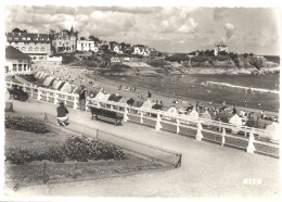 CPSM GF 22 - SAINT QUAY PORTRIEUX - 709. Un Coin De La Plage Principale - Vue Sur La Pointe De L'ISNAIN - Saint-Quay-Portrieux