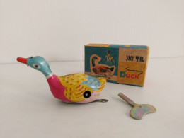 VINTAGE ! Old China 60s' Wind Up Tin Toy Swimming Duck (MS 042) - Jugetes Antiguos