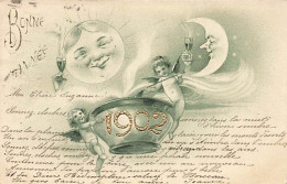 N°25422 - Carte Gaufrée - Bonne Année 1902 - Angelots, Soleil Et Lune Humanisés - New Year