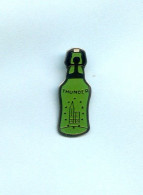 Rare Pins Boisson Bouteille Thunder E900 - Dranken