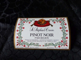 E-276 , ETIQUETTE  DE VIN HONGRIE, Pinot Noir PAKS REGION - Red Wines