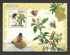 Guinea Bissau 2009 Bees - Flowers MS MNH - Honeybees