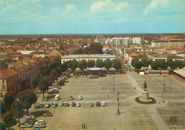 La Roche Sur Yon - Vue Générale - Place Napoleon       Y 90 - La Roche Sur Yon