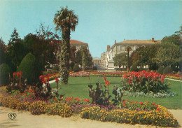 La Roche Sur Yon - Le Jardin Et La Prefecture    Y 91 - La Roche Sur Yon