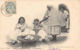 Algérie - Mauresques Prenant Le Café - Ed. J. Madon Série 2 - N. 44 - Women