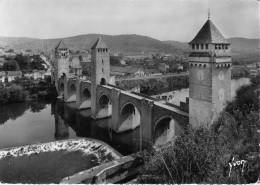 46 - Cahors - Le Pont Valentré Et Le Lot - Cahors