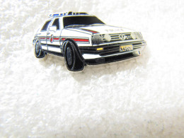 PIN'S     VOLKSWAGEN  GOLF  GTI   POLICE   EmaiL Grand Feu  DEHA - Volkswagen