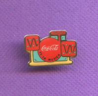 Rare Pins Coca Cola Musique Es La Musica Q293 - Coca-Cola