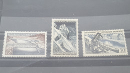 REF A7360 FRANCE NEUF** N°1078/1080 - Unused Stamps