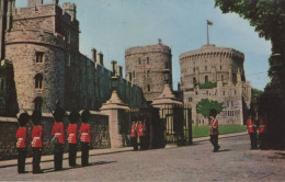 93058 - Grossbritannien - Windsor - Castle, Changing The Guard - 1965 - Windsor Castle