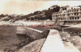 CPSM GUETHARY - PYRENEES ATLANTIQUES - LA PLAGE LE CASINO - Guethary