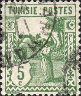 Tunisie Poste Obl Yv:123 Mi:123 Porteuse D'eau (Beau Cachet Rond) - Used Stamps