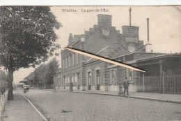 Nievelle, La Gare De L'Est, Statie, , 2 Scans - Nivelles