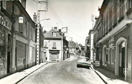 23* AUZANCES  Rue Paul Doumer  (CPSM X14cm)      RL22,1523 - Auzances