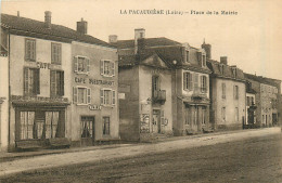 42* LA PACAUDIERE  Place De La Mairie         RL34.0893 - La Pacaudiere