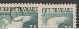 SUPERBE VARIETE "COLOMBE PENDUE" Sur N°761 + Normal Neufs - Unused Stamps