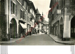 74.  RUMILLY .  Le Centre De La Ville . Les Arcades . - Rumilly