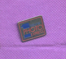 Rare Pins 1 Heure Photo Express E147 - Fotografie