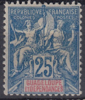 TIMBRE GUADELOUPE GROUPE 25c BLEU N° 43 NEUF * GOMME AVEC CHARNIERE - COTE 140 € - Unused Stamps