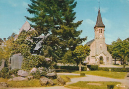 Dun Le Palestel (23 - Creuse)  Le Square Et L'Eglise - Dun Le Palestel