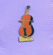 Rare Pins Musique Violon Ou Contrebasse Madison E499 - Muziek