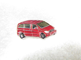 PIN'S   MERCEDES-BENZ  VITO - Mercedes