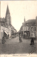 28 CHATEAUDUN - Vue De La Rue Gambetta. - Chateaudun