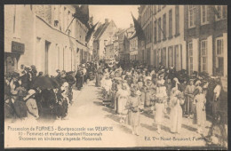 Furnes ( Veurne ) C.P.A. - Belgique - Procession De Furnes - No: 10 - Femmes Et Enfants Chantant - Editeur Nowé Bruwaert - Veurne