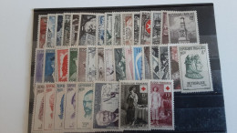 FRANCE ANNEE 1956 NEUF SANS CHARNIÈRE Manque Le 1071 - Unused Stamps