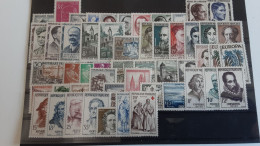 FRANCE ANNEE 1957 COMPLÈTE  SANS CHARNIÈRE - Unused Stamps