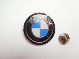 Beau Pin's En Plastique , Logo Auto BMW , Moto , Diamètre : 30 Mm - BMW