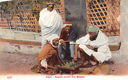 ALGER - Nègres Jouant Aux échecs - Natives Playing Chess - Men