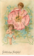 N°23174 - Carte Gaufrée - Fröhliches Neujahr - Anges Autour D'une Pendule En Fleur - New Year