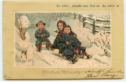 N°19992 - Carte En Relief - Frohes Neujahr - Enfants Sur Des Luges Sous La Neige - New Year