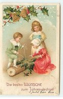 N°18832 - Carte Gaufrée - Clapsaddle - Enfants Accrochant Du Houx Sur Un Tronc - Nieuwjaar