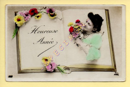 Heureuse Année : Femme / Livre / Fleurs  (voir Scan Recto/verso) - Neujahr