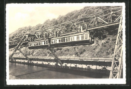 AK Wuppertal, Strasse Neben Der Schwebebahn  - Autres & Non Classés